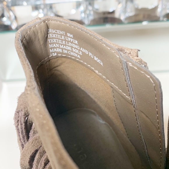 Madden Girl (size 8) Taupe Fringe Booties with Heels - Picture 16 of 16